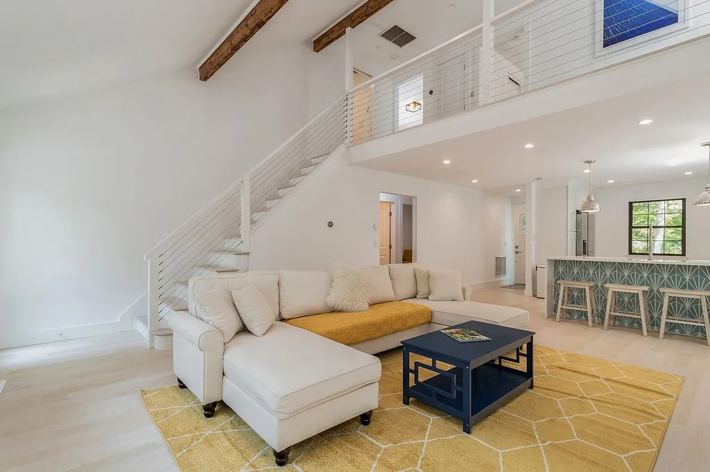 Newly Renovated Beach House — Photo 4
