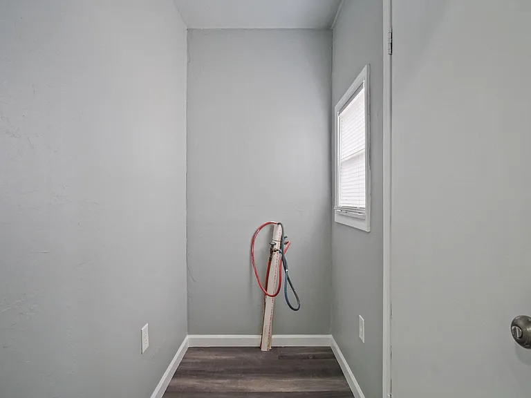 NW 34th St — Photo 19