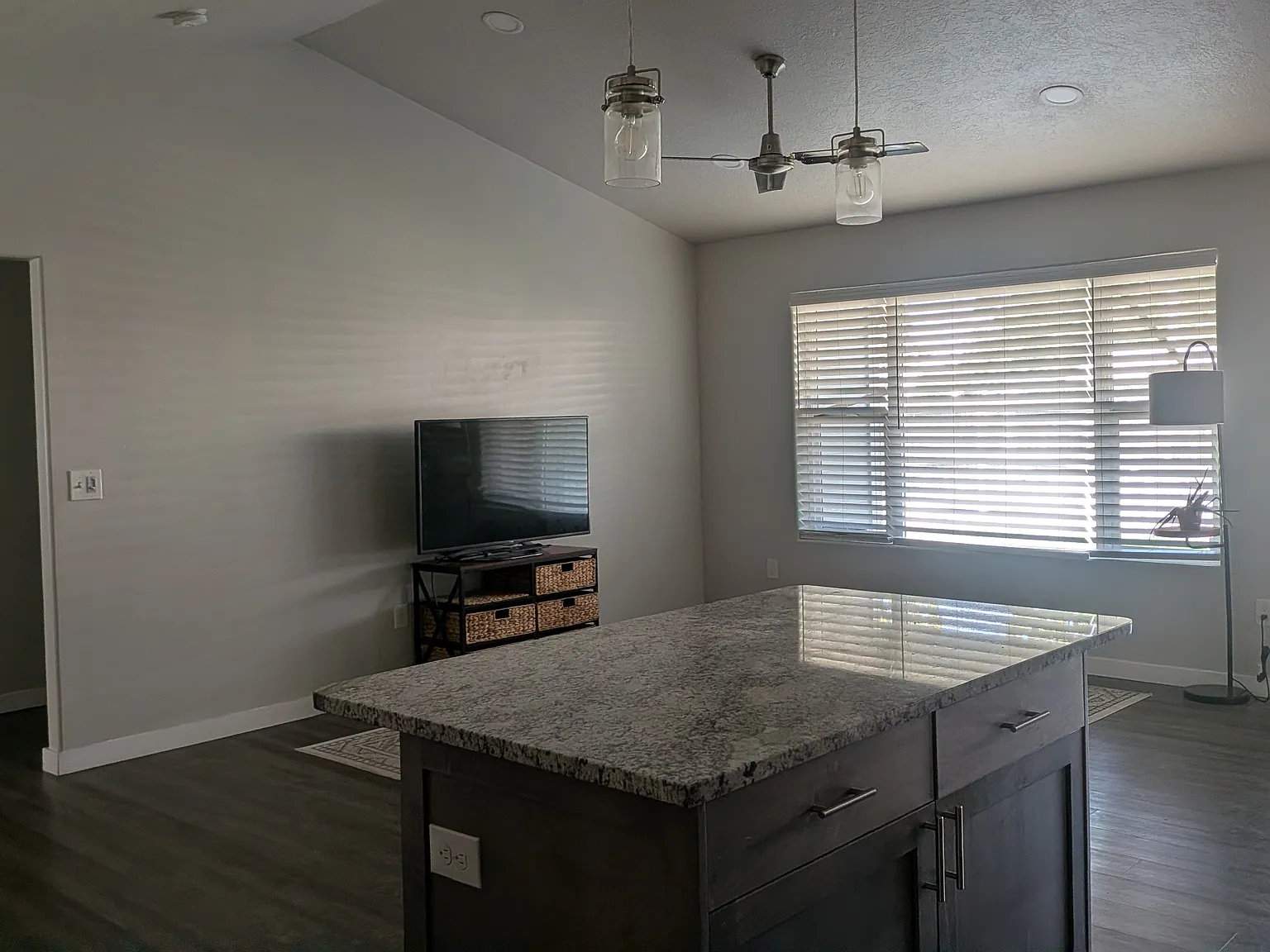 3 bed, 1920 sqft, $1,750 — Photo 4