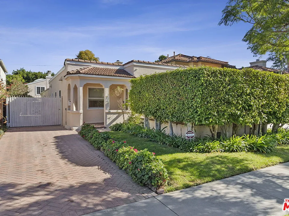 2128 Camden Ave