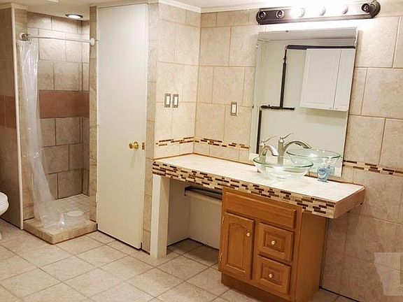4th image of 22 N Windsor Cir