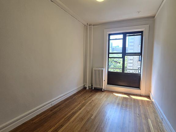 2nd image of 515 W 113th St #5N