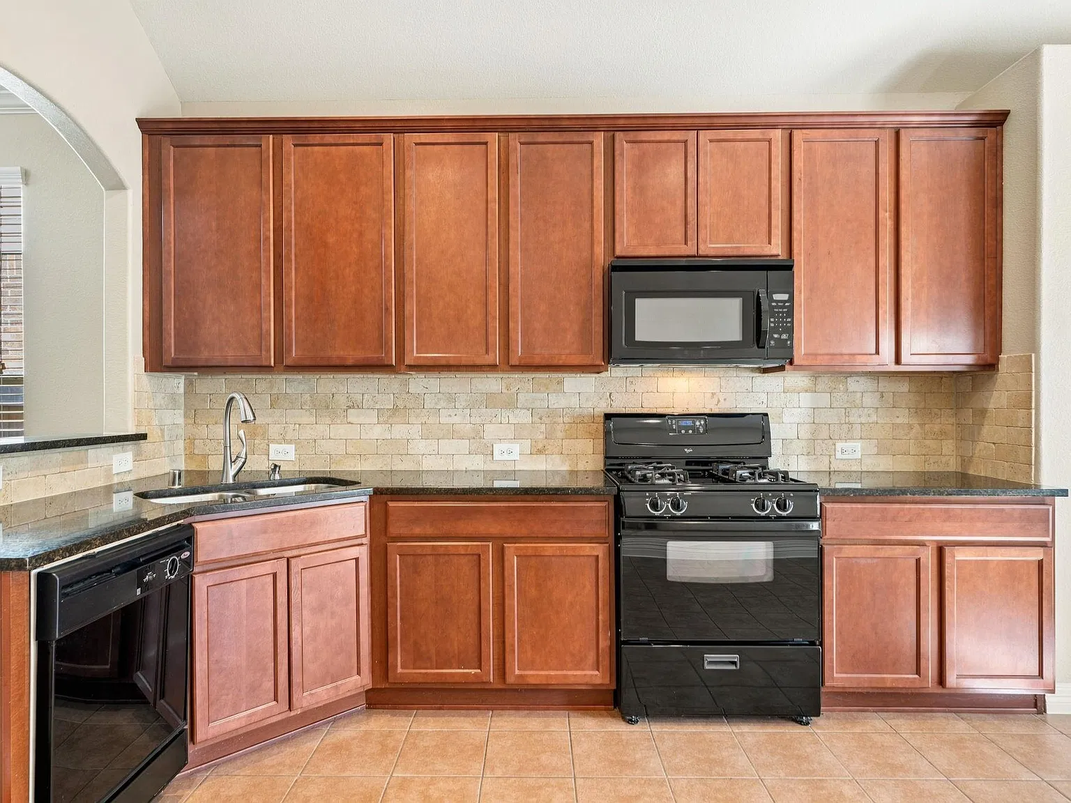 3 bed, 2.0 bath, 1482 sqft, $1,850 — Photo 4