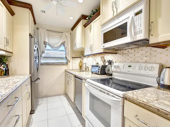 1105 Circle Terrace W #A, Delray Beach, FL 33445