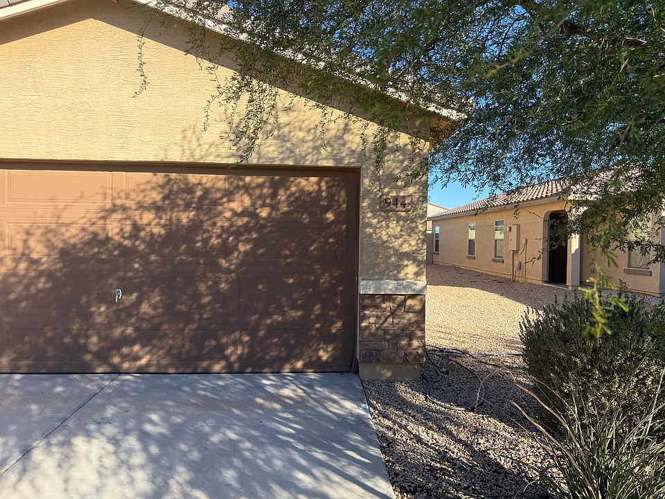 1st image of 944 W Starview Ave