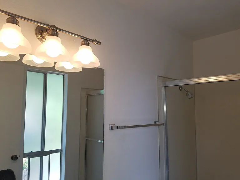 1078 Franklin Ave — Photo 7