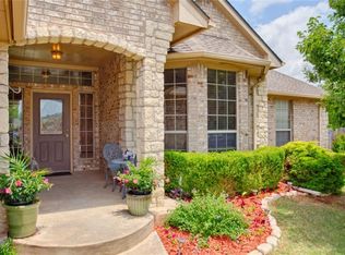 1613 Hollowbrook Cir, Edmond, OK 73012
