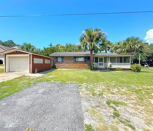 733 Beach Dr Photo 1