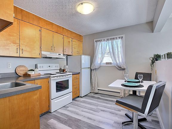5th image of 2305 Broad St #7