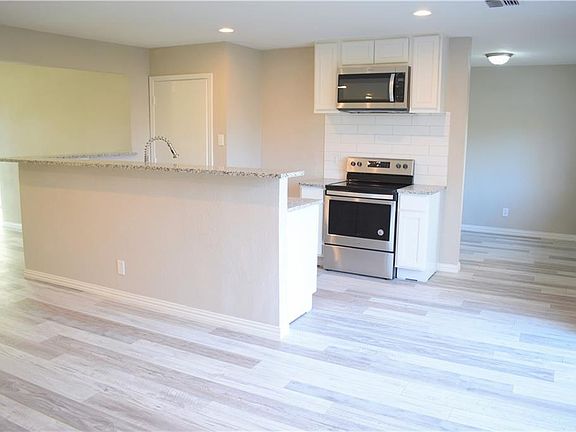5th image of 2926 Nueva Tierra St