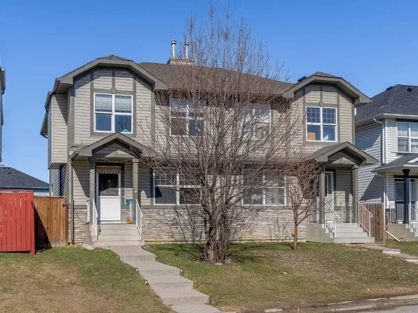 33 Saddlebrook Cmn NE, Calgary, AB T3J 5M4