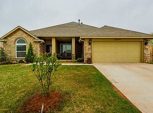 3204 Morgan Creek Rd, Yukon, OK 73099