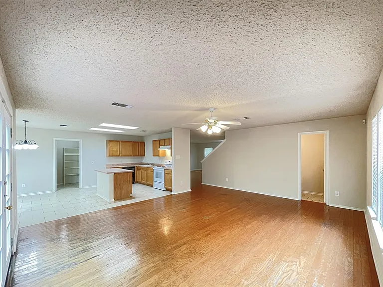 3079 Hill St — Photo 7