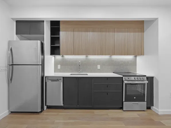 499 Ocean Parkway image 1 of 9