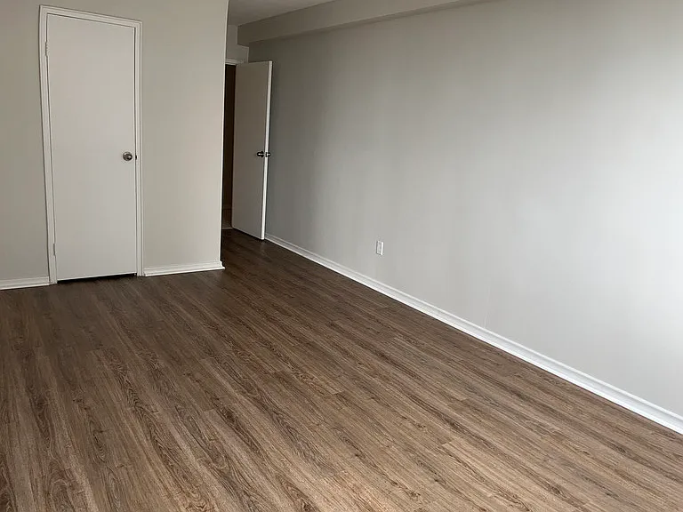 780 Ouellette Ave — Photo 5