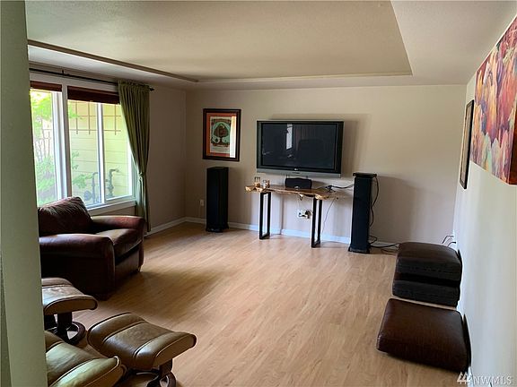 3rd image of 4332 108th St NE
