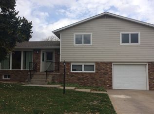 412 Seminole Dr, Mccook, NE 69001