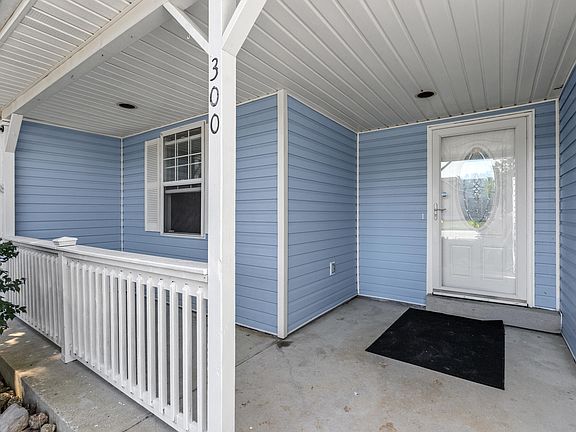 3rd image of 300 Southbrook Dr