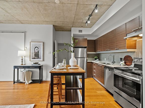 3rd image of 354 Gladstone Ave #332