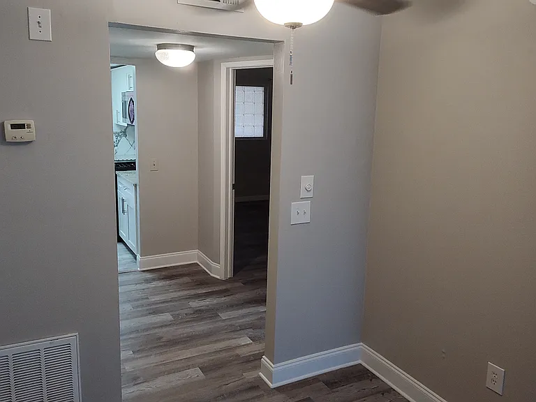 911 Washington Ave #218 — Photo 12