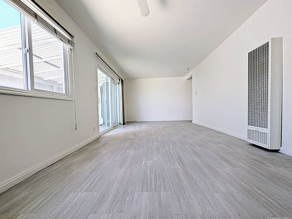 4th image of 4138 Redondo Beach Blvd APT A