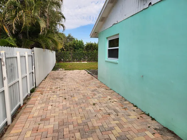 605 S 12th St, Lantana, FL 33462