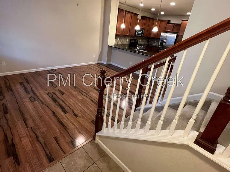 8159 S Akron Ct — Photo 9
