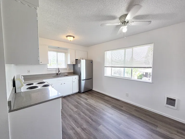 Arlington Apartments — Photo 8