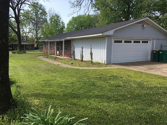 5th image of 1501 N Knoxville Ave