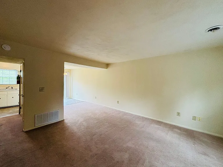 325 New Kent Rd — Photo 5