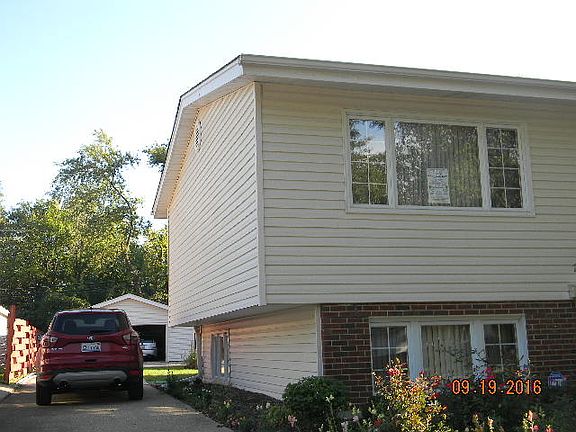 2nd image of 221 Grant St