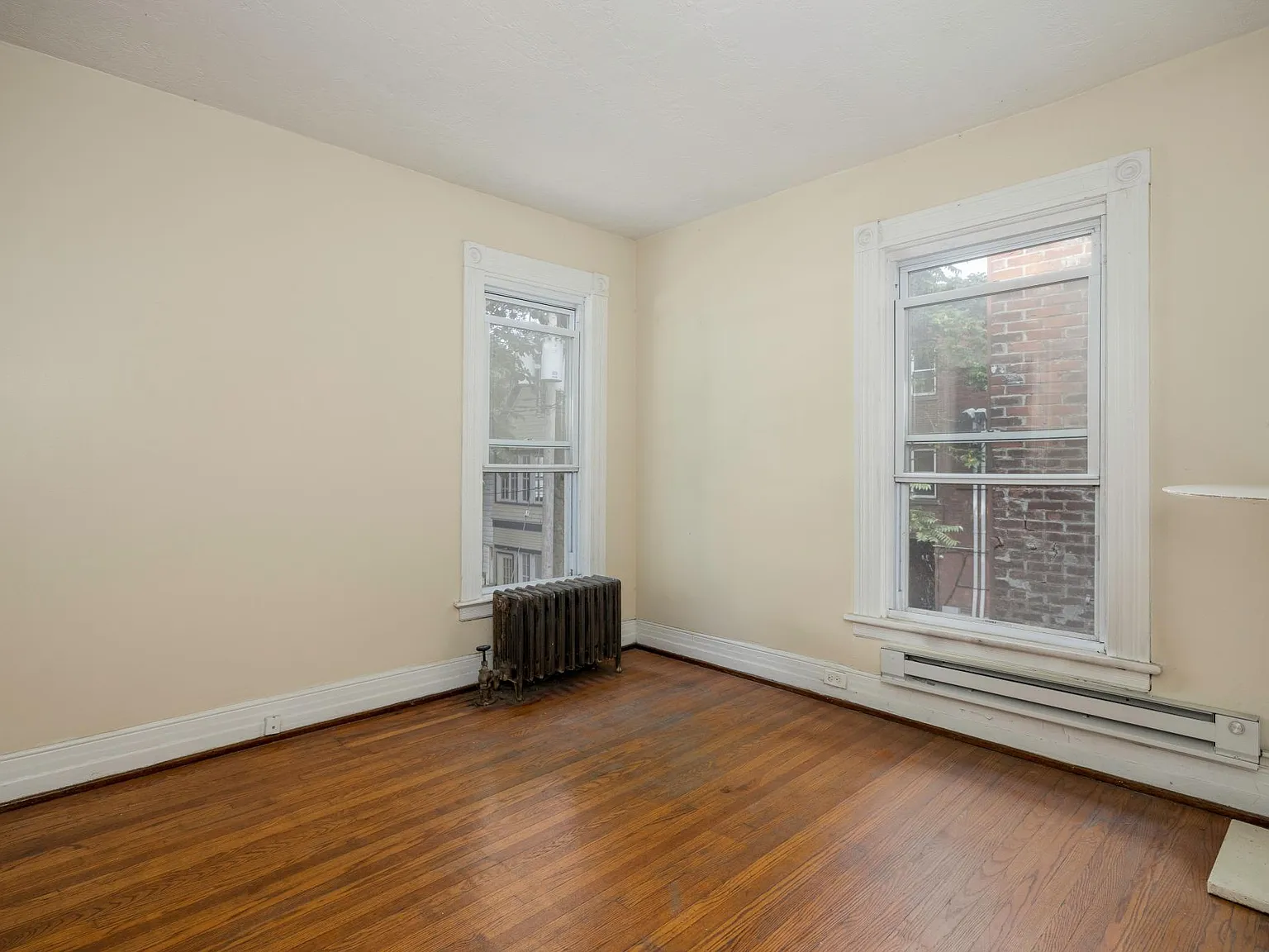 218 Lexington Ave — Photo 4