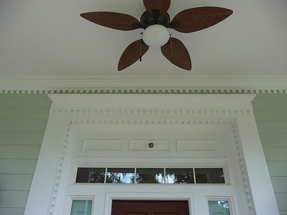 4th image of 915 13th Ave