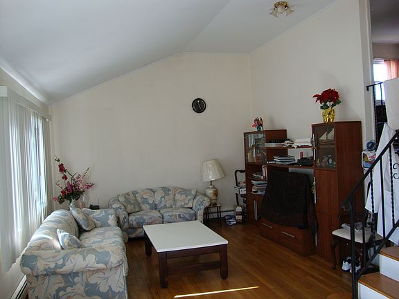 3rd image of 203 Branch Ave