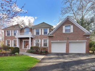 23 E Hill Ct, Tenafly, NJ 07670