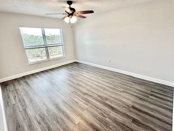 4th image of 4400 1st St N Unit 403