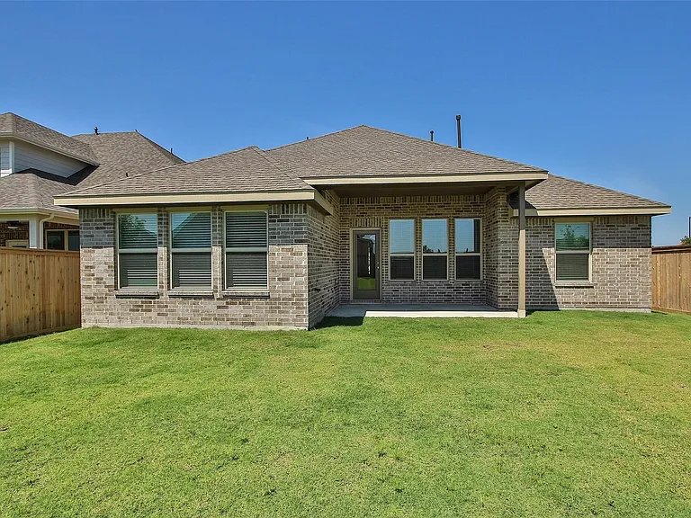 15230 Kickapoo Cavern Dr — Photo 38