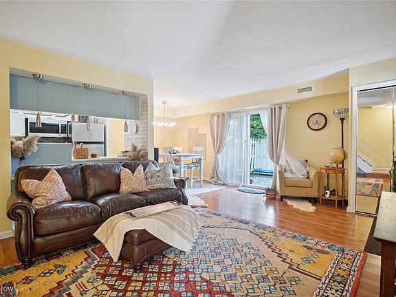 5th image of 8116 Independence Dr APT D