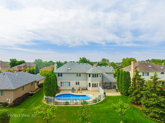 3rd image of 11100 Saratoga Dr