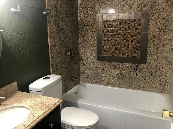 4th image of 781 Country Place Dr APT 1081