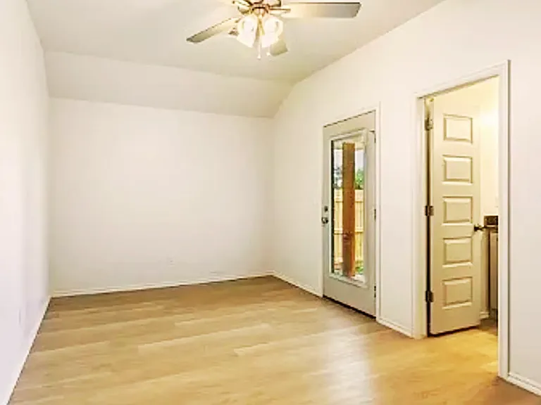 1310 SW New York Ave #B — Photo 6