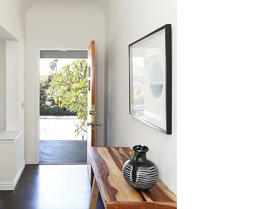 4th image of 1325 Bellevue Ave