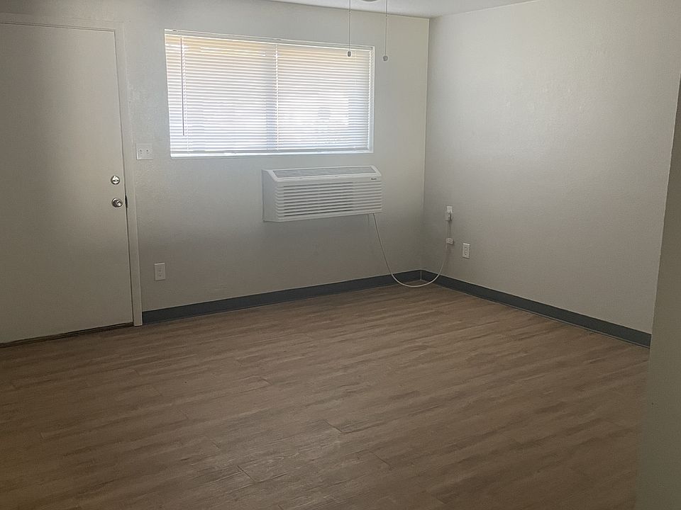 Godina Real Estate LLC SE 6th Ave, 4Plexes 677 677 SE 6th Ave