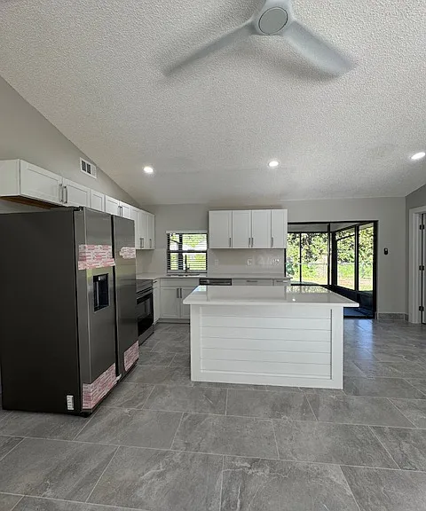 3905 Almeria Ave — Photo 5