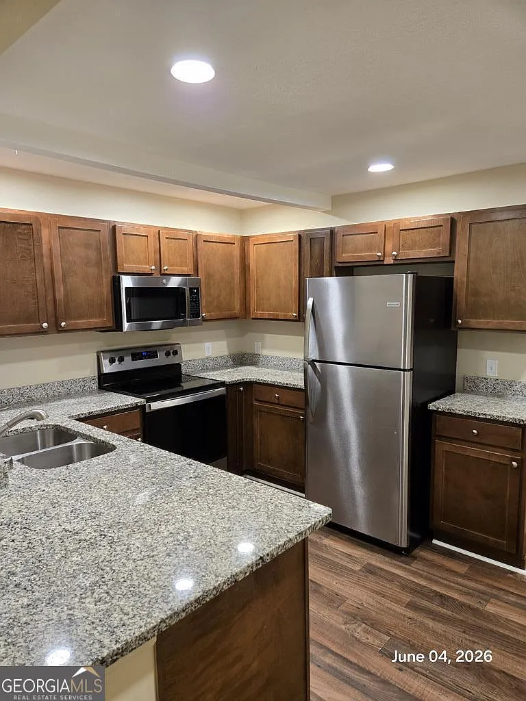 3 bed, 2.0 bath, $1,650 — Photo 1