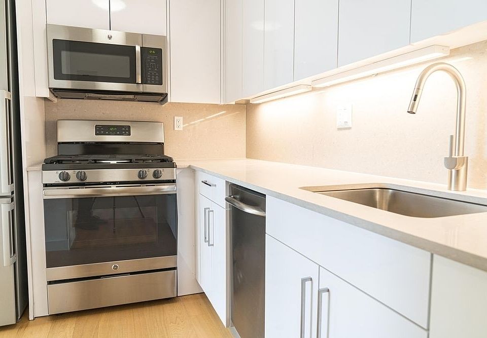 1st image of 500 2nd Ave APT 15F