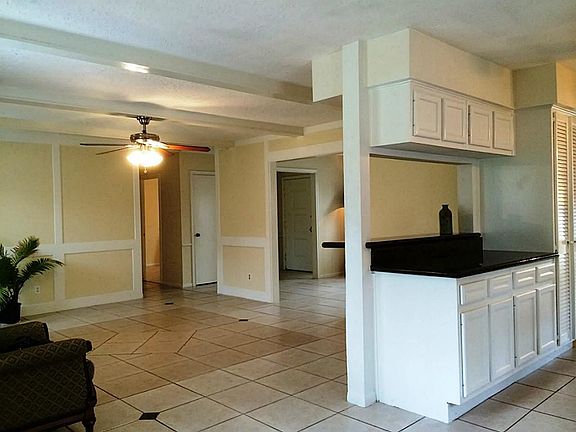 3rd image of 443 Applewhite Dr