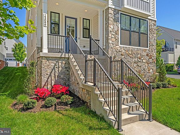 2nd image of 23099 Glenwood Heights Cir