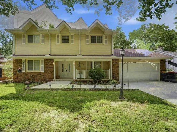 5528 NW Verlin Dr, Kansas City, MO 64152