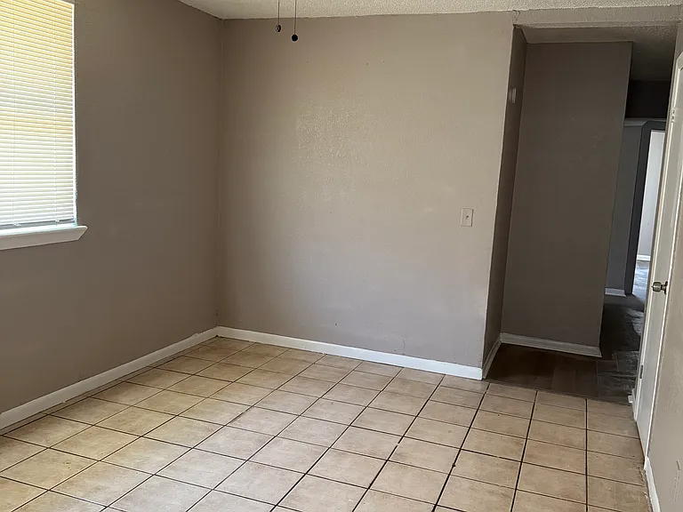 3020 Barnett St — Photo 6